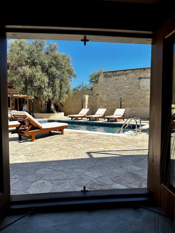Appart hôtel Stone Court Boutique Miliou